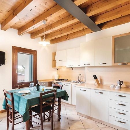 Gorgeous Apartment In Sacile -Pd- With Kitchen Exteriér fotografie